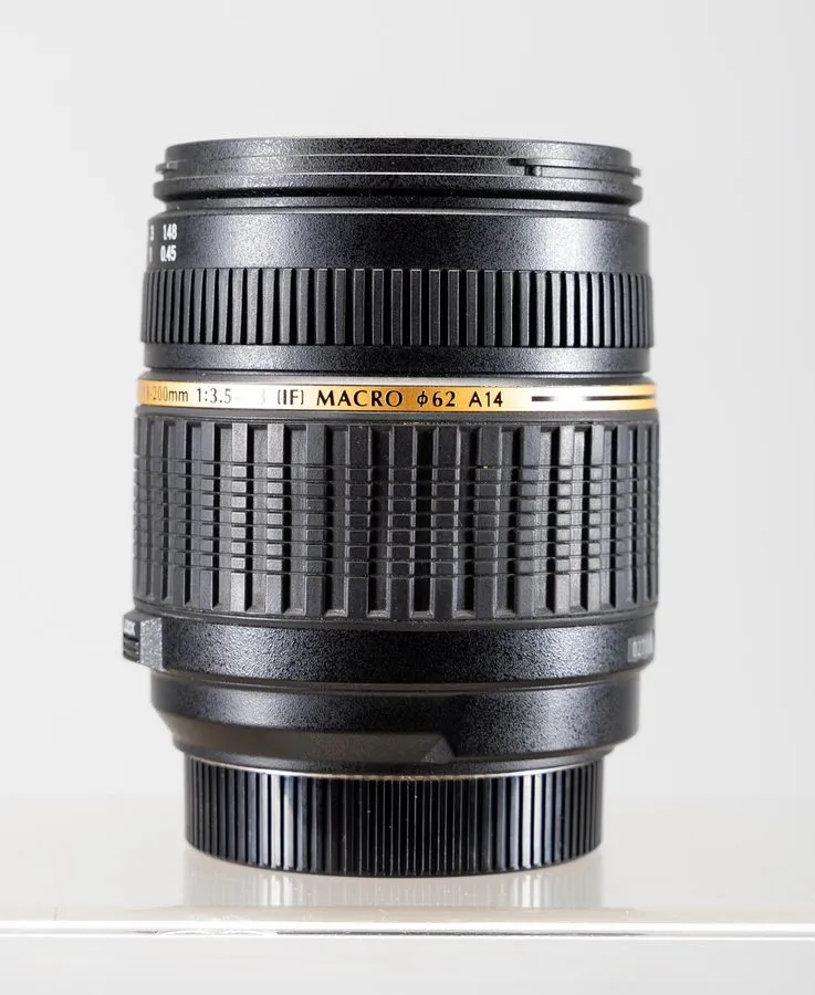 Объектив Tamron AF 18-200mm f/3.5-6.3 LD Di-II XR Aspherical IF Lens