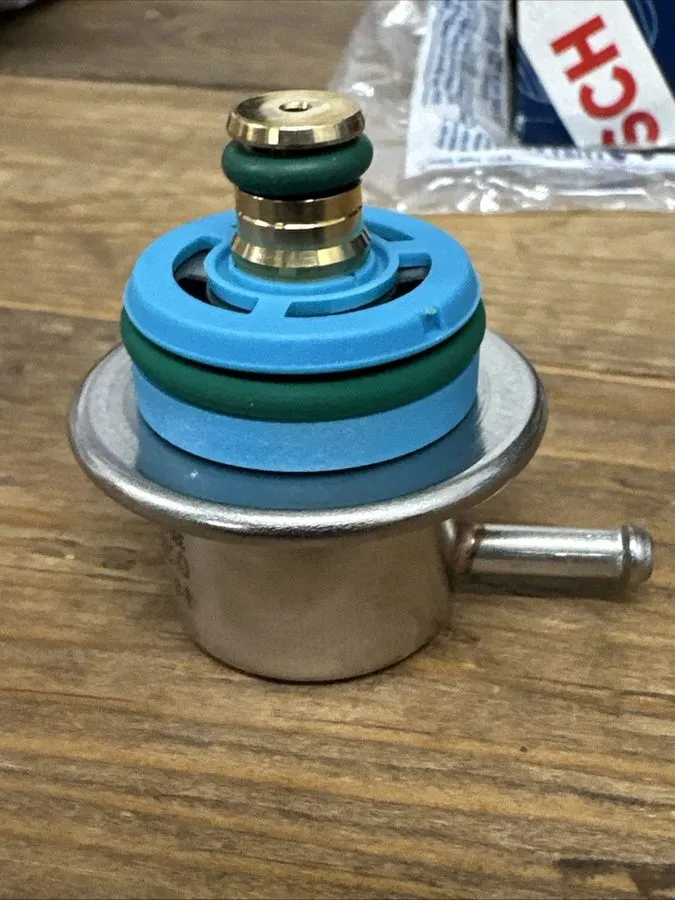 Трубопроводная арматура Mercedes FUEL INJECTION PRESSURE REGULATOR BOSCH 0280160