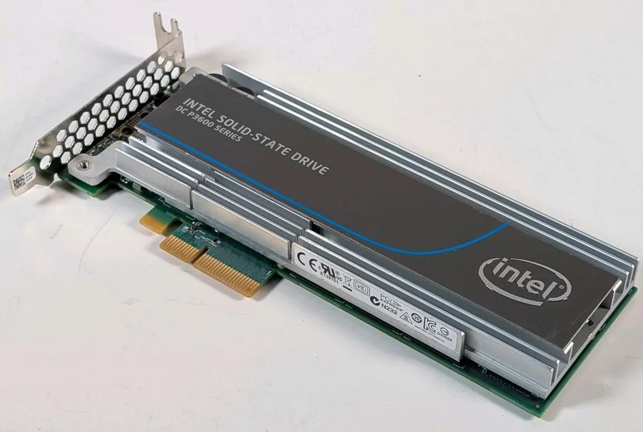 SSD-накопитель 1.6TB NVMe Intel DC P3605 SSDPEDME016T4S Half-Height PCIe x4 Gen  — фото лота 1