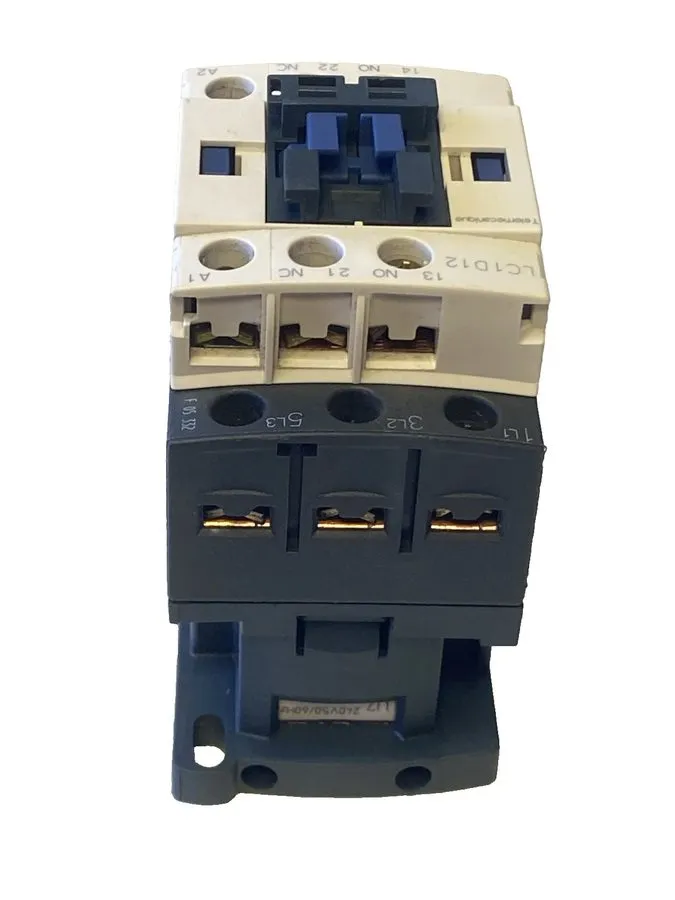 Контактор LC1D12U7 Contactor: 3 Pole NO x3 Auxiliary Contactors: NO+NC 240VAC 12 — фото лота 2