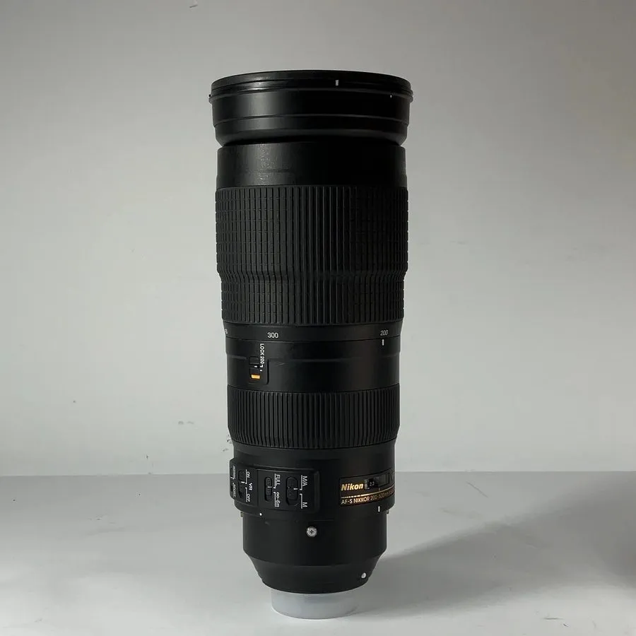 Объектив Nikon 200-500mm f/5.6E AF-S NIKKOR ED VR Lens, Works Perfectly