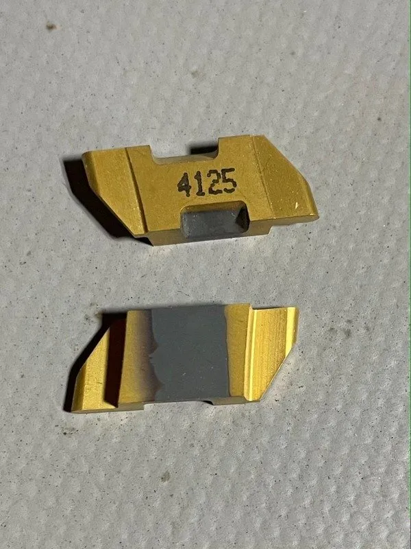 Режущий инструмент Sandvik Coromant TLR-3047R 4125 Grooving Insert (E39)