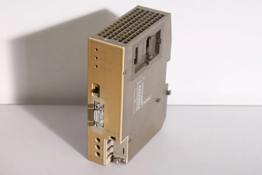 Модуль ввода-вывода SIEMENS SIMATIC S5 ET200U 6ES5318-8MB11 E:01 Connection Inte
