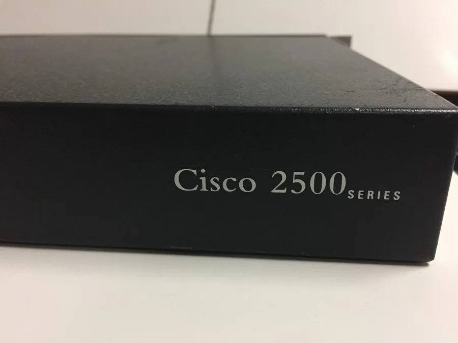 Маршрутизатор Cisco 2500 2501 Series ROUTER ETHERNET AUI TRANSCEIVER
