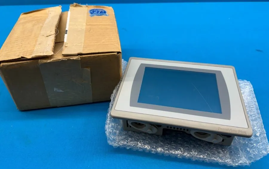 Панель оператора 2711P-T7C21D8S Allen Bradley PanelView Plus 7 Standard 7 Termin