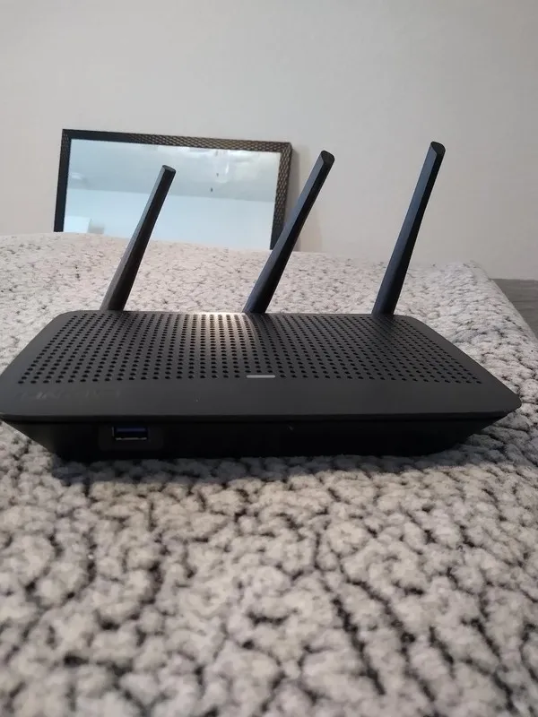 Маршрутизатор Linksys EA7430 Max Stream Dual Band WiFi 5 Router