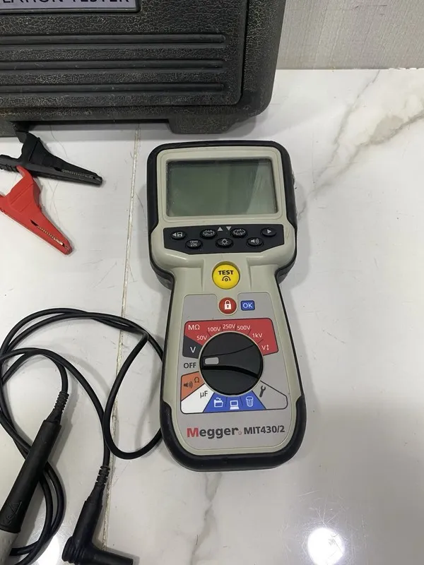 Дисплей MEGGER MIT430/2 INSULATION AND CONTINUITY TESTER MIT430 / 2