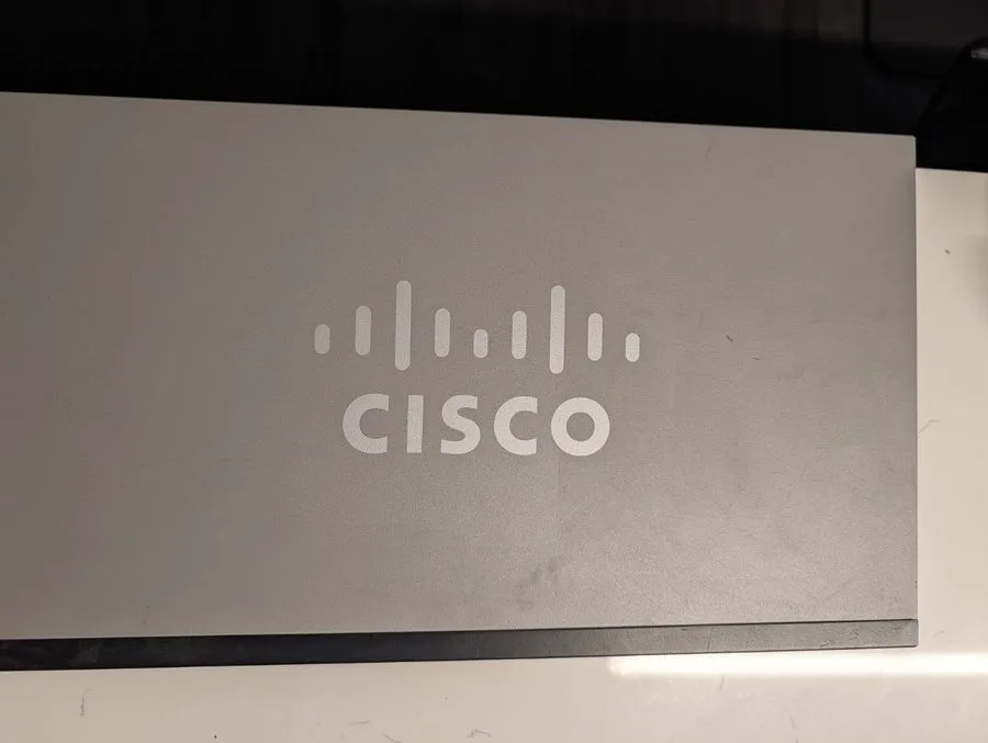 Коммутатор Cisco SG200-26 26-Port Gigabit POE Smart Switch Works — фото лота 2