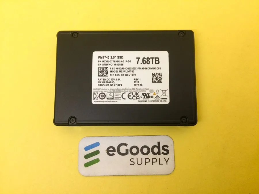 Сервер Samsung PM1743 (MZ-WLO7T60) 7.68TB 2.5in NVMe PCIe Internal Server SSD