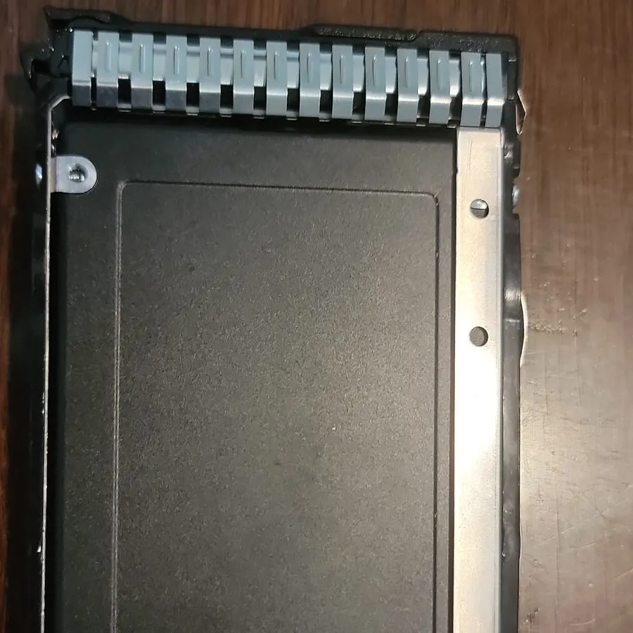 SSD-накопитель Samsung PM1733 1.92TB U.2 NVMe PCIe 4.0 x4 SSD MZXLJ1T9HBJR-000H3 — фото лота 1