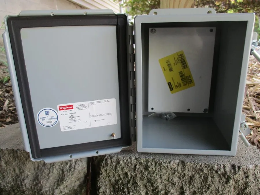 Монтажный шкаф SEVEN HOFFMAN A8066CH Junction Box Enclosure 8x6x6