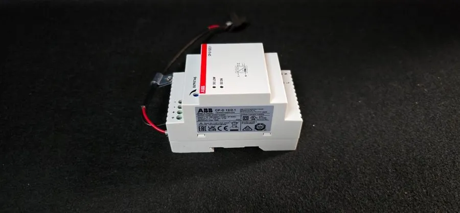 Блок питания ABB CP-D 12/2.1 DIN Rail Power Supply 12V 2.1A 25W 1SVR427043R1200 — фото лота 1