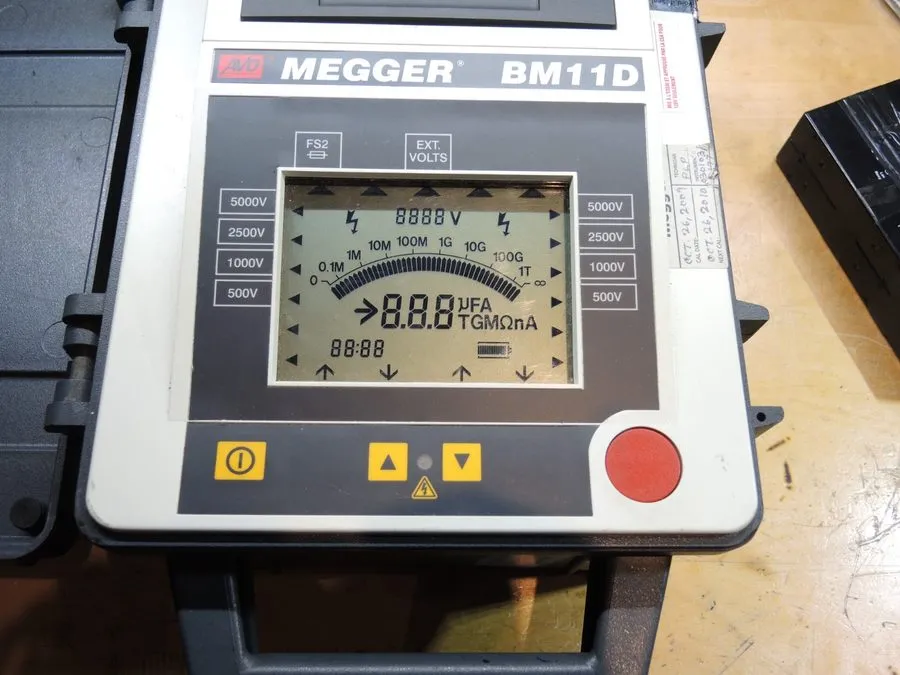 Тестер AVO Megger BM11D Insulation Resistance Tester Megohmmeter