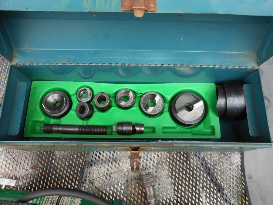 Электрооборудование Greenlee slugbuster knock out punch and hydraulic driver set