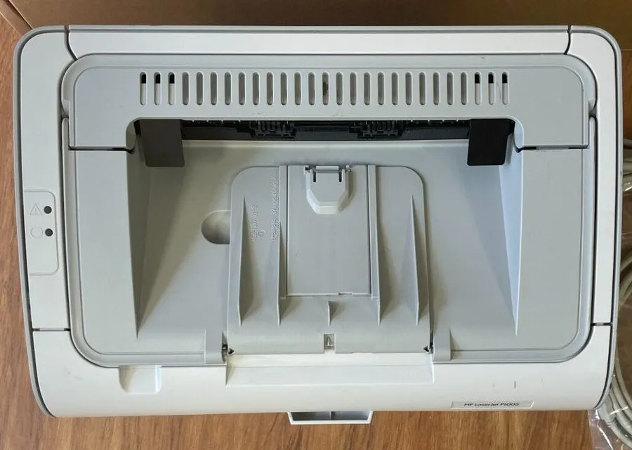 Лазерный принтер HP LaserJet P1005 Monochrome Laser Printer W/ Cables