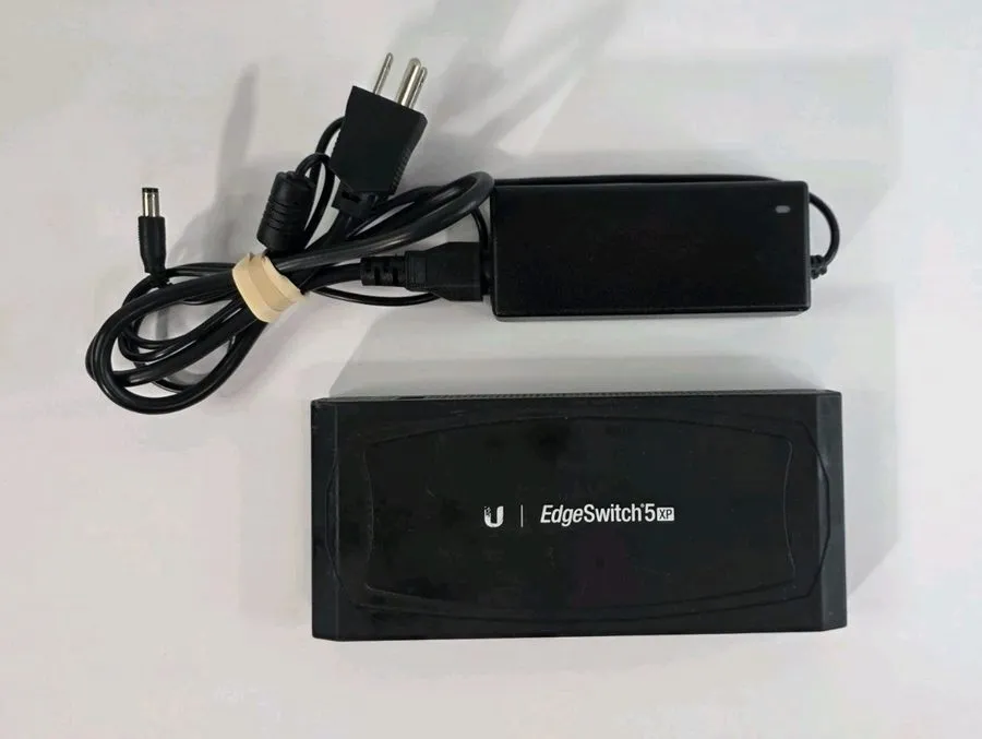 Коммутатор Ubiquiti EdgeSwitch 5XP ES-5XP 5-Port Gigabit 24V PoE Managed Switch — фото лота 1