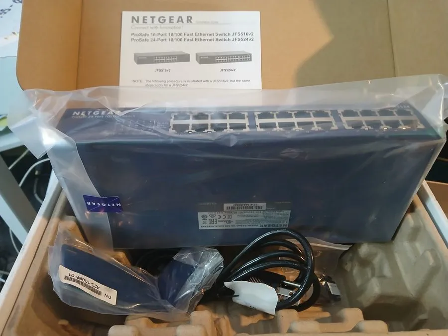 Коммутатор NETGEAR 24-Port Gigabit Ethernet Unmanaged Switch ( JFS524NAS ) — фото лота 1