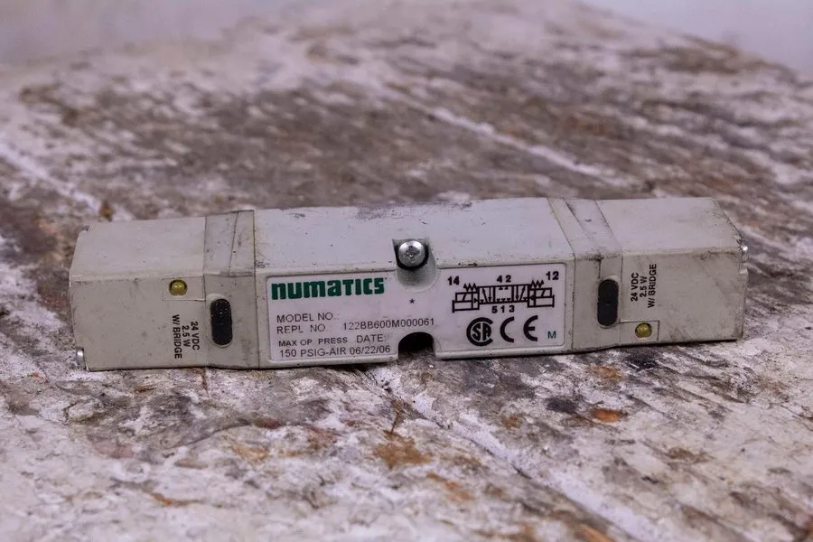 Электромагнитный клапан Numatics 122BB600M000061 Dual 24VDC Solenoid Pneumatic V