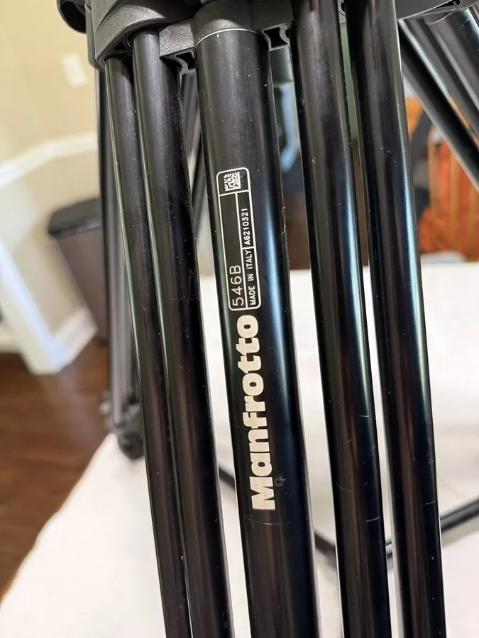 Оборудование видеонаблюдения SLIK Pro 700dx Tripod & Manfrotto MVH502A Fluid Hea — фото лота 2