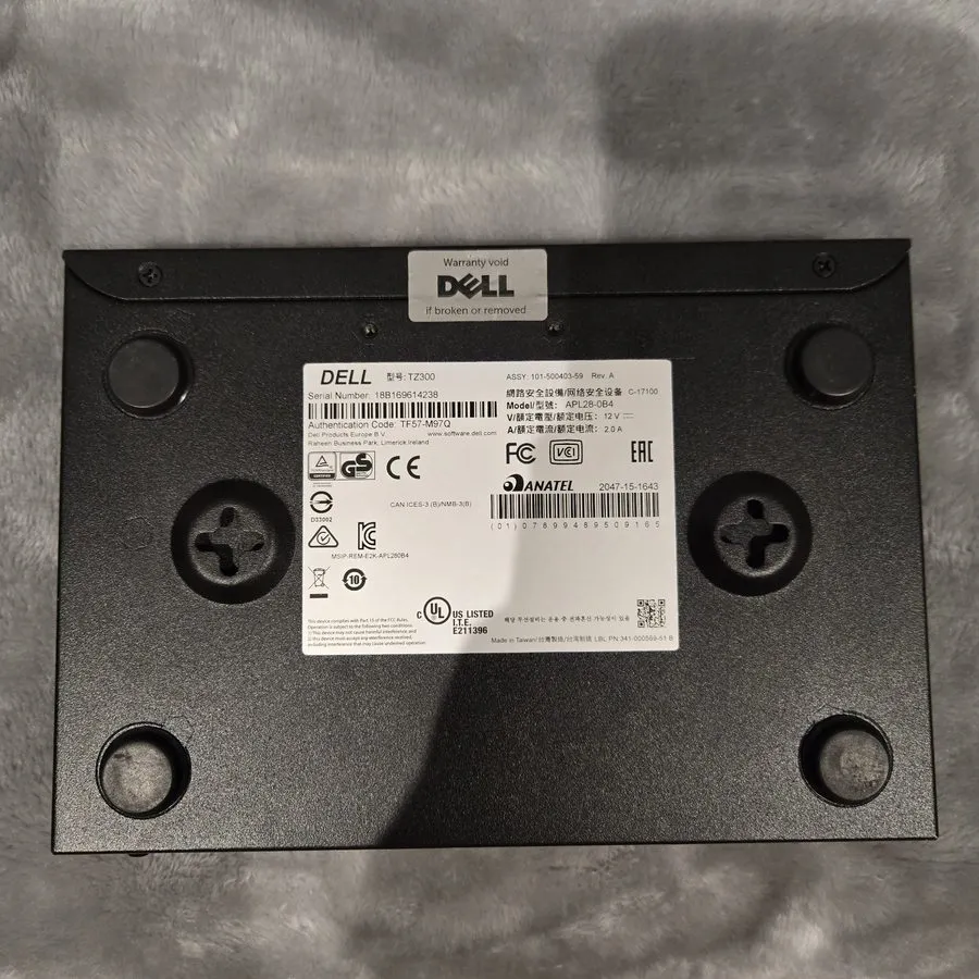 Межсетевой экран SonicWall TZ300 5-Port Network Security Firewall Appliance APL2 — фото лота 2