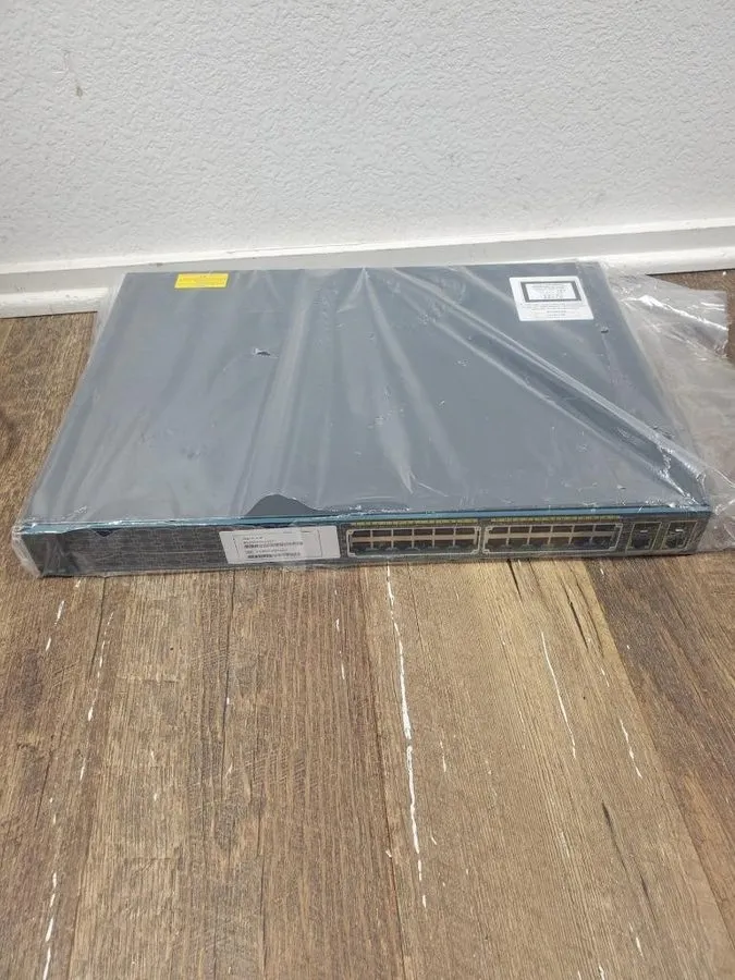 Коммутатор Cisco Catalyst 2960-Plus 24-Port PoE Switch WS-C2960+ -S Sold As Is
