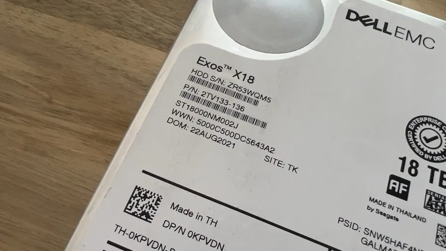 Жёсткий диск Dell EMC Seagate Exos X18 18TB ST18000NM002J-2TV133 7.2K RPM Enterp — фото лота 1