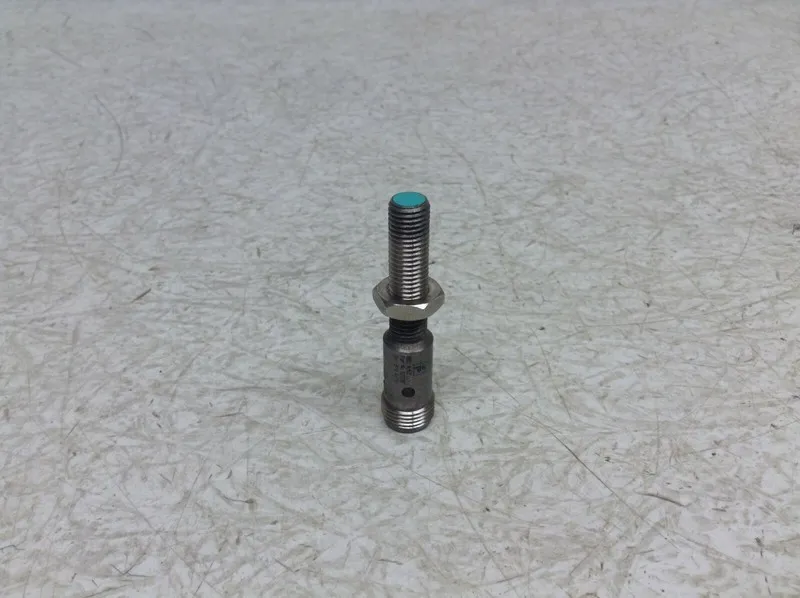 Датчик приближения PEPPERL + FUCHS NBB2-8GM30-E2-V1 Proximity Sensor 52028S