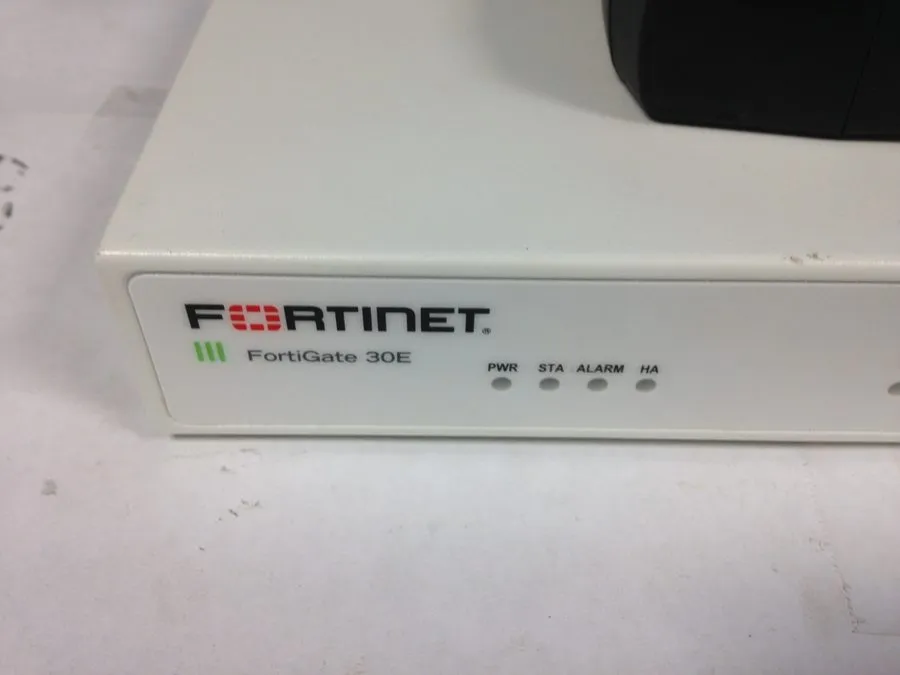 Межсетевой экран FORTINET FortiGate 30E Network Security/Firewall Appliance