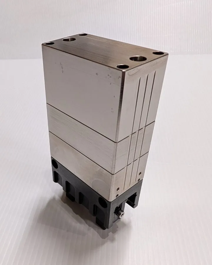 Робот SCHUNK EGP 64-N-N-B Electrical Parallel Gripper — фото лота 1