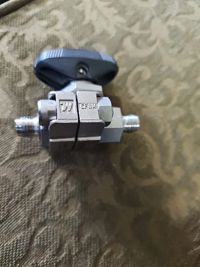 Клапан Swagelok 1/4 Tube Ball Valve Multi Purpose 33 Series High Flow 6000 Psi S