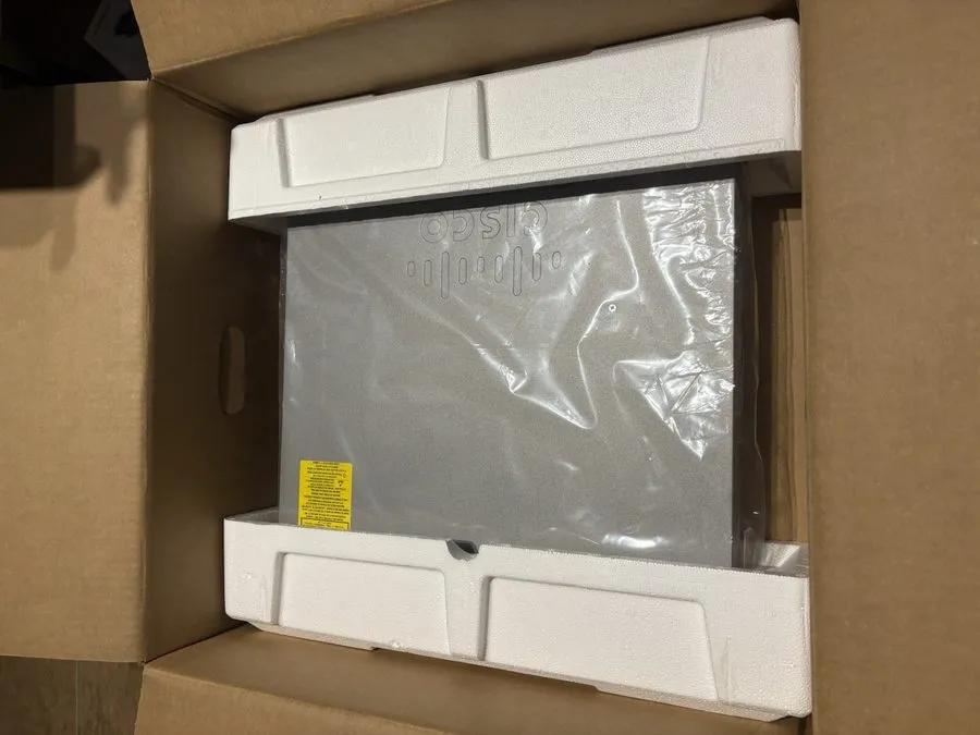 Коммутатор Cisco Catalyst WS-C3850-48T 48 Ports C3850-NM-10G Switch