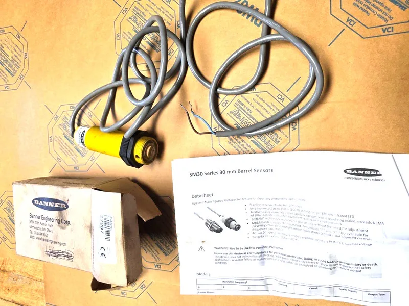 Фотоэлектрический датчик BANNER SMA30PEL 27287 Photoelectric Sensor 12-240VAC 10