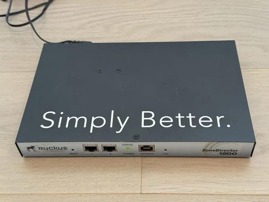 Точка доступа Wi-Fi Ruckus Zone Director 1200 Wireless LAN Controller ZD1200, No — фото лота 1