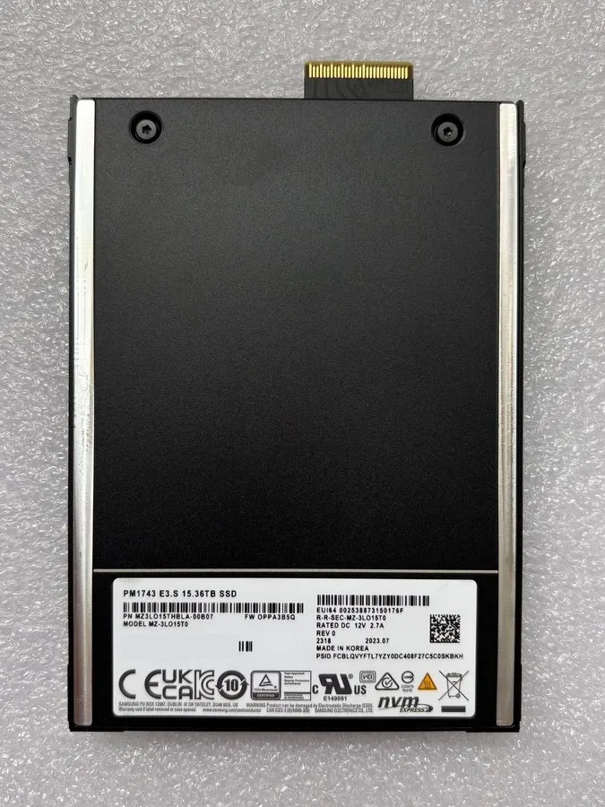 SSD-накопитель Samsung PM1743 15.36TB SSD E3.S PCIE Gen 5 NVME MZ-3LO15T0 MZJLO1 — фото лота 1