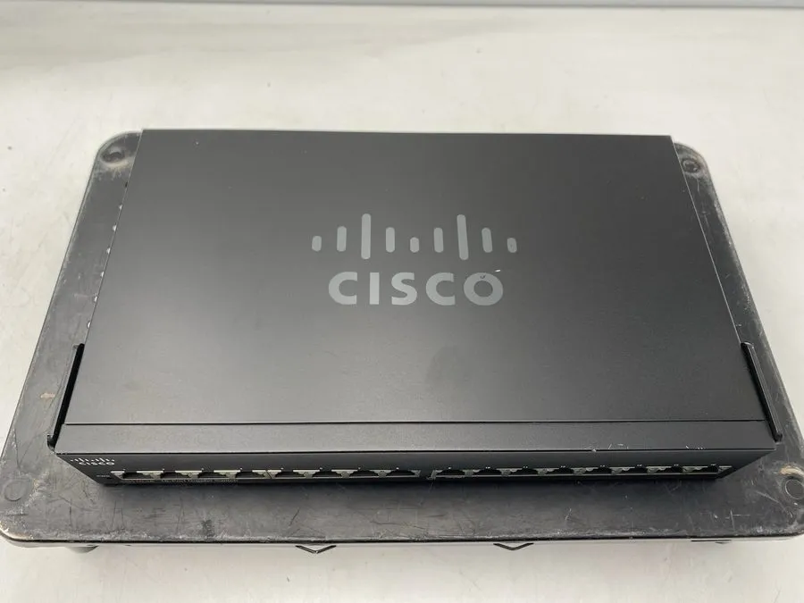 Коммутатор Cisco Small Business SG110-16 16-Port Gigabit Desktop Switch Excellen