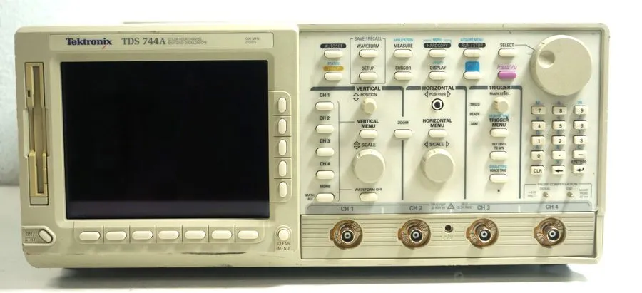 Осциллограф Tektronix TDS644B /13/1F/2F Digital Oscilloscope 500MHz 2.5GS/s 4Ch