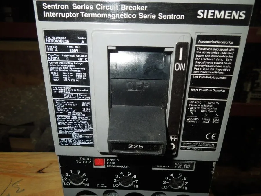 Автоматический выключатель SIEMENS SENTRON BREAKER HFXD63B225 225 AMP 600 VAC 3-