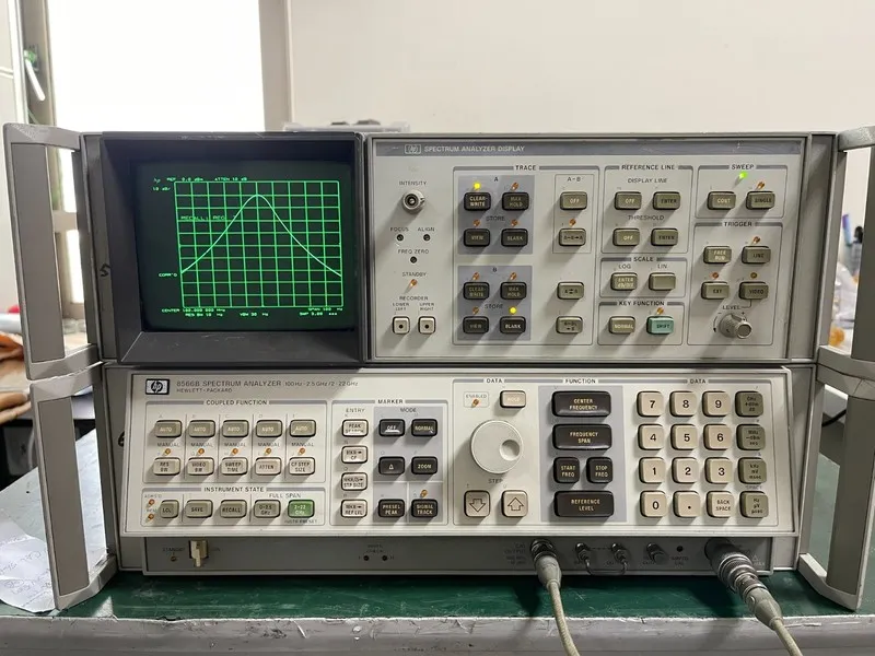 Анализатор спектра HP Agilent 8566B 100Hz 22GHz Spectrum Analyzer w/ Opt 85660B 