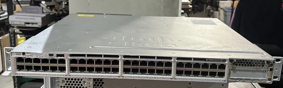 Коммутатор CISCO WS-C3850-48PW-S V06 SWITCH