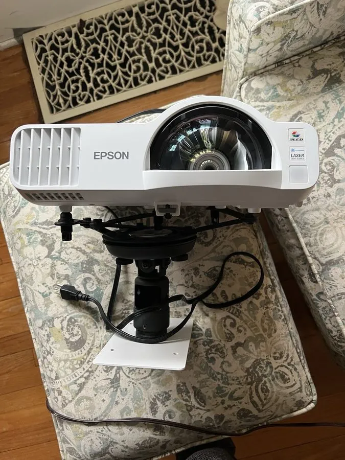Проектор Epson EB-L200SW Short Throw WXGA 3LCD Laser Projector Works — фото лота 2