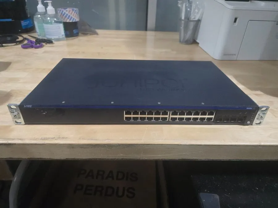 Коммутатор Juniper EX2200 24-Port Gigabit Network Switch with 4 SPF+ 1/10G Uplin