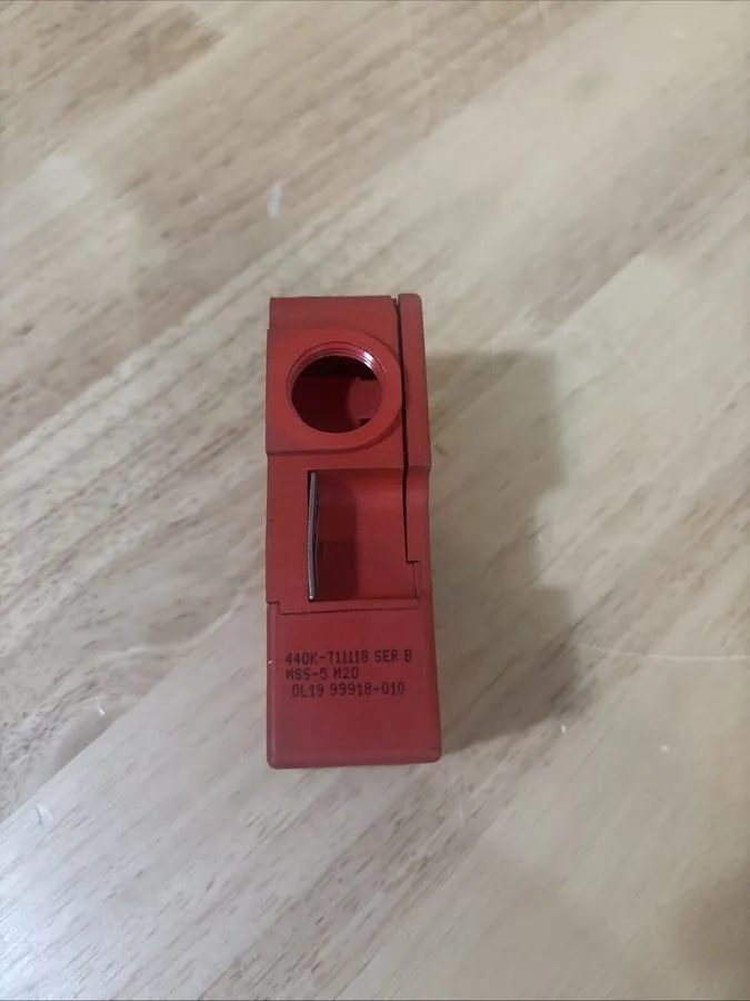 Реле безопасности Allen Bradley 440K-T11118 Guardmaster Trojan 5 Safety Switch