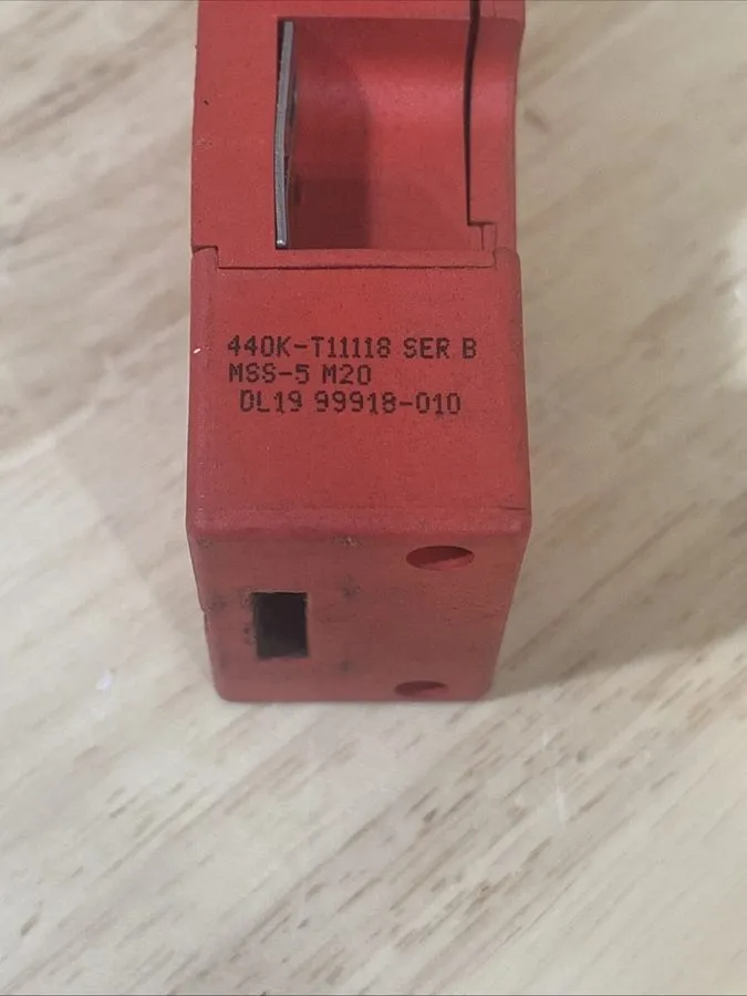 Реле безопасности Allen Bradley 440K-T11118 Guardmaster Trojan 5 Safety Switch — фото лота 2