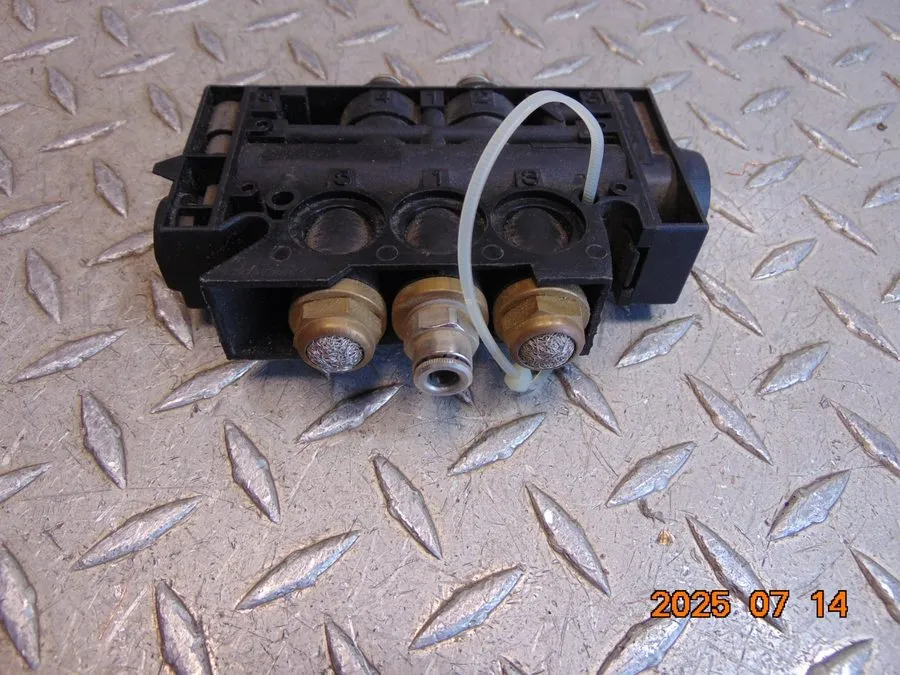 Пневмоклапан PARKER PVLC111419 PNEUMATIC VALVE