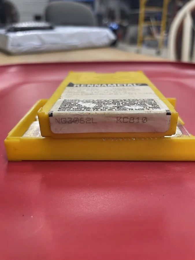 Режущий инструмент KENNAMETAL NG3062L KC810 Carbide Grooving Insert — фото лота 1