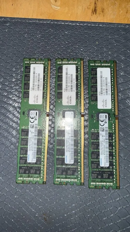Модуль памяти Cisco 16GB DDR4 PC4-2133P ECC Registered RDIMM 288-Pin UCS-MR-1X16