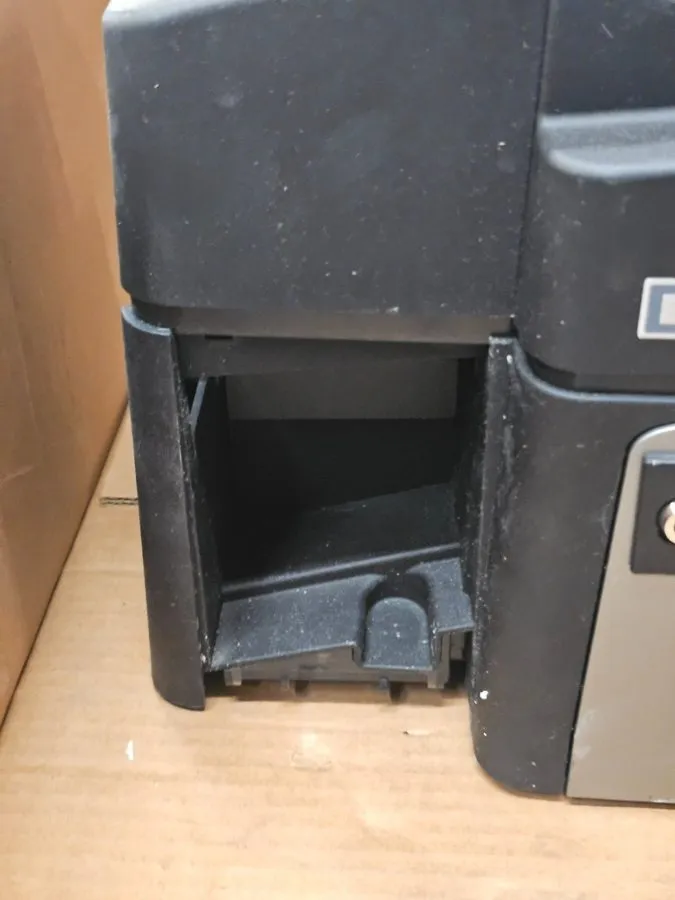 Принтер этикеток HID Fargo DTC4250e ID Card Printer & Encoder Fair Condition