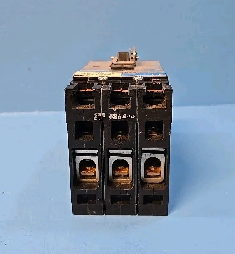 Автоматический выключатель Siemens ED63B125 125A 480V 3Pole Sentron Circuit Brea — фото лота 2
