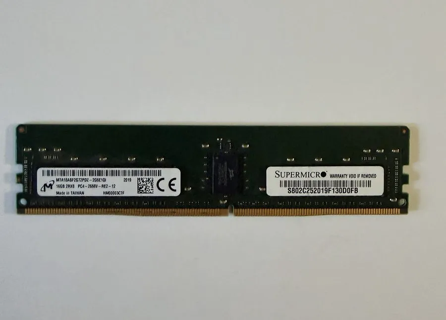 Модуль памяти Micron 16GB 2Rx8 DDR4 PC4-2666V-RE2-12 ECC Server RAM MTA18ASF2G72 — фото лота 1