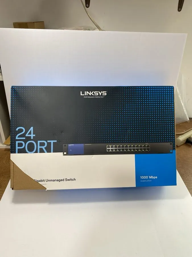 Коммутатор Linksys LGS124 24-Port Business Gigabit PoE+ Switch Black
